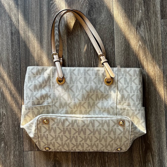 Michael Kors Signature Coated Canvas and Leather Jet Set Tote - Picture 2 of 7